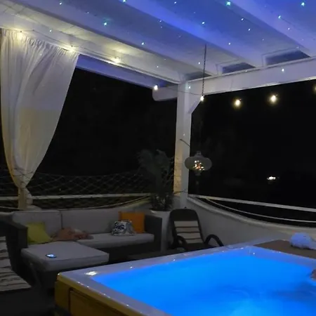 Terrazza Cieli Immensi Rooftop Con Jacuzzi Sul Mare Apartment Capo Rizzuto