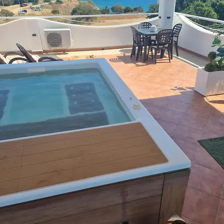 Apartment Terrazza Cieli Immensi Rooftop Con Jacuzzi Sul Mare *