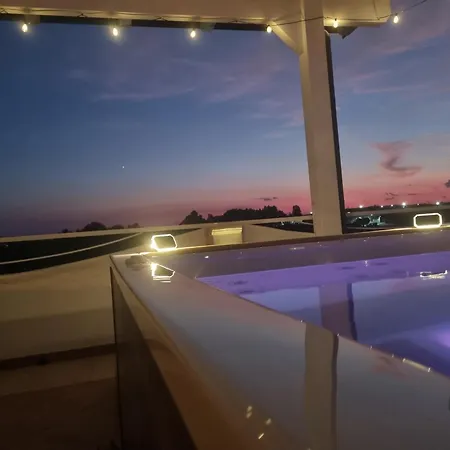 Apartment Terrazza Cieli Immensi Rooftop Con Jacuzzi Sul Mare Capo Rizzuto